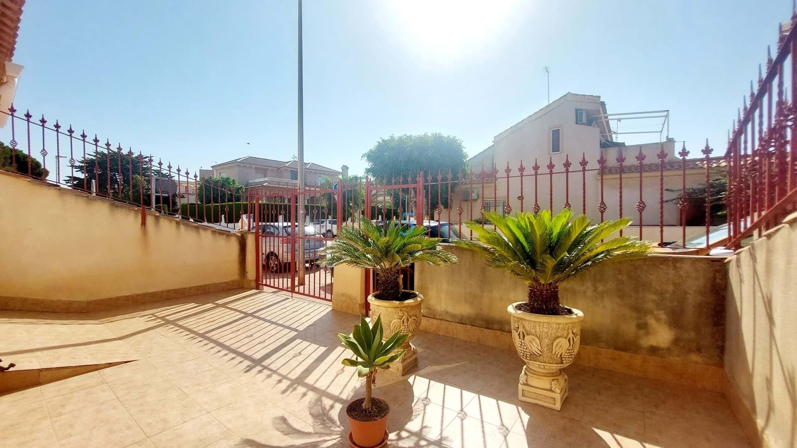 4 makuuhuone Omakotitalo myytävänä paikassa Los Alcazares mukana 
autotalli - 192 000 € (Ref: 9076927)