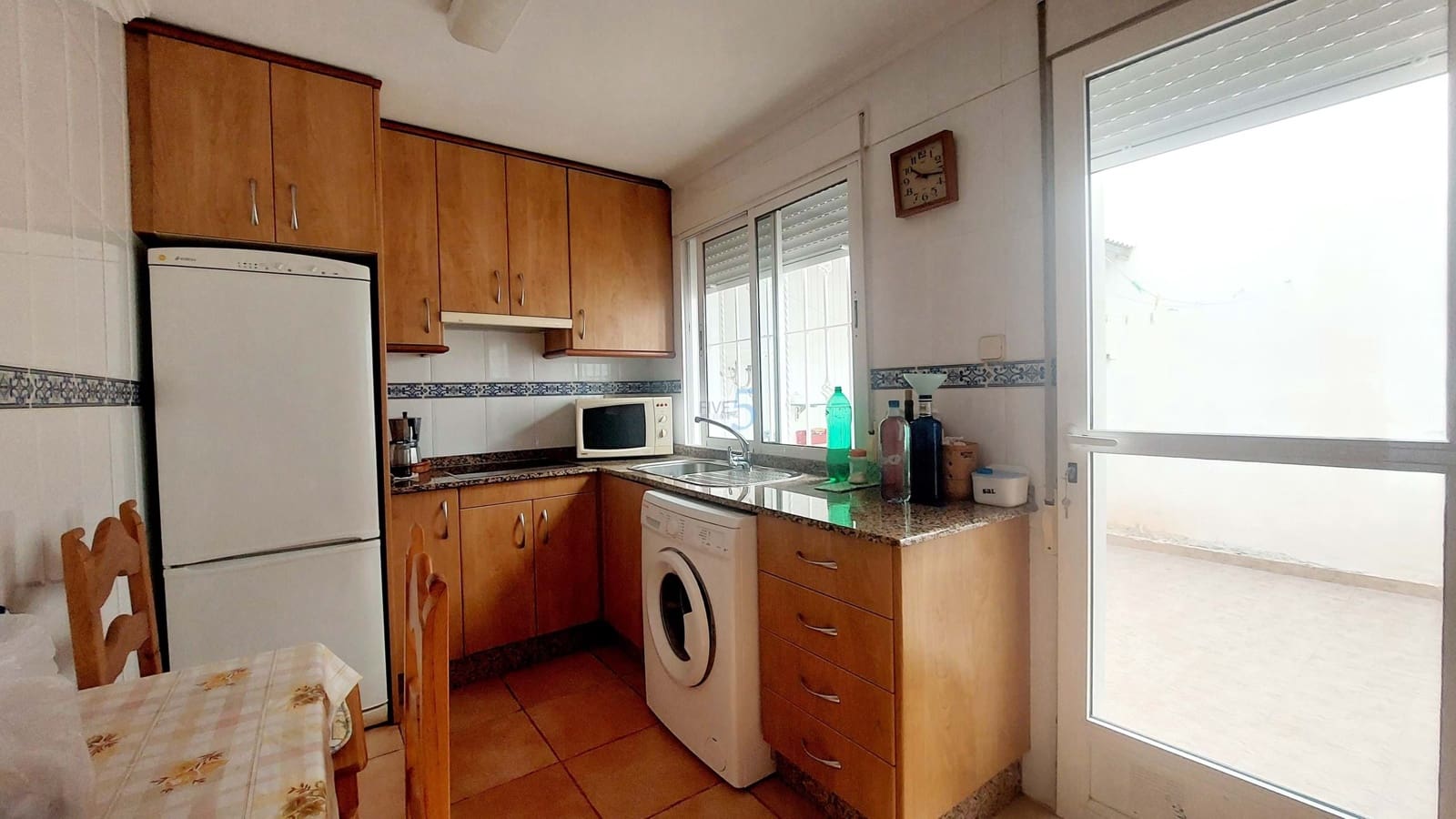 4 makuuhuone Omakotitalo myytävänä paikassa Los Alcazares mukana 
autotalli - 192 000 € (Ref: 9076927)