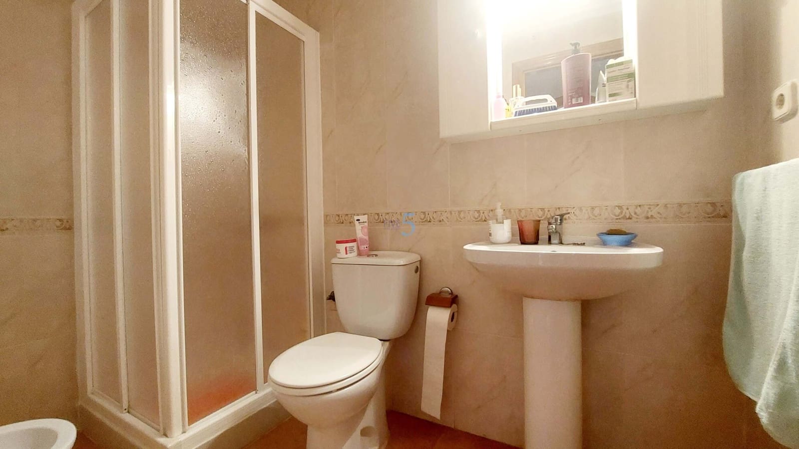 4 makuuhuone Omakotitalo myytävänä paikassa Los Alcazares mukana 
autotalli - 192 000 € (Ref: 9076927)