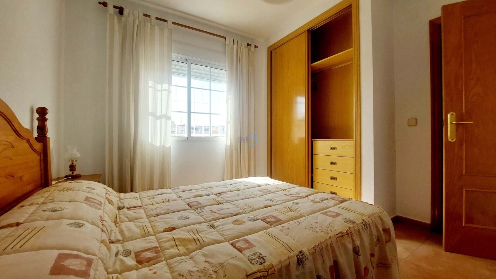 4 makuuhuone Omakotitalo myytävänä paikassa Los Alcazares mukana 
autotalli - 192 000 € (Ref: 9076927)