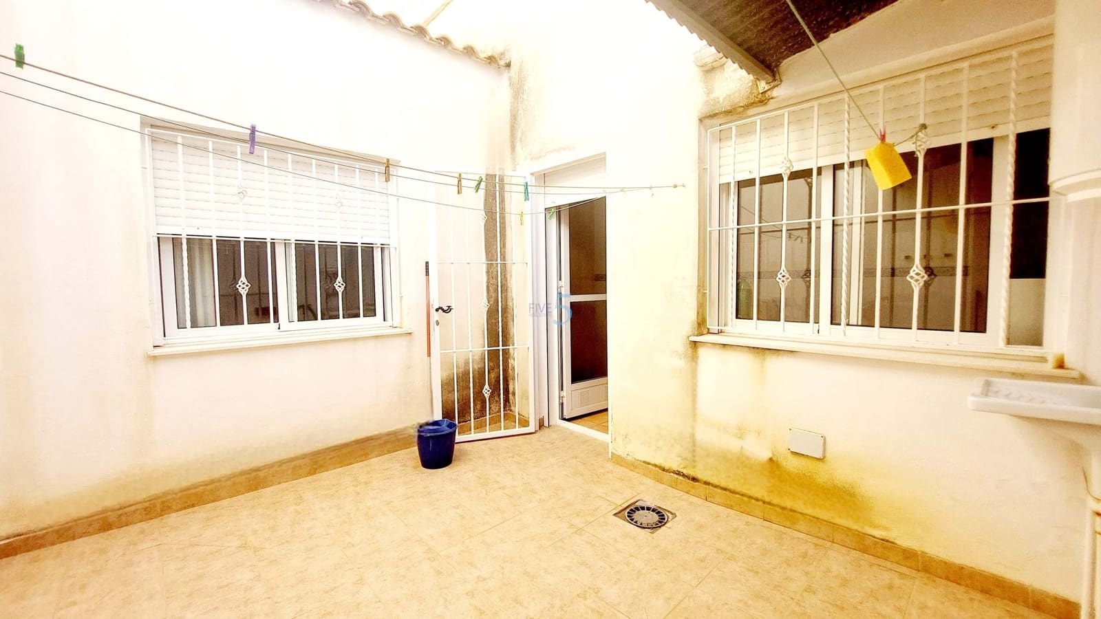 4 makuuhuone Omakotitalo myytävänä paikassa Los Alcazares mukana 
autotalli - 192 000 € (Ref: 9076927)