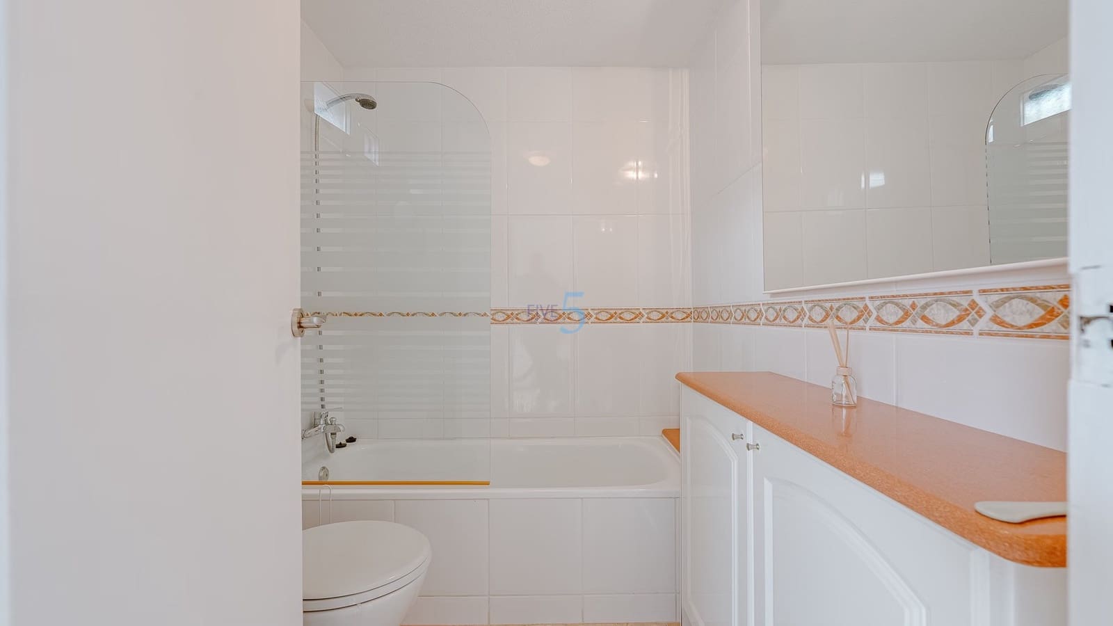 Casa de 2 habitaciones en Villamartin en venta con piscina - 205.000 € (Ref: 9077488)