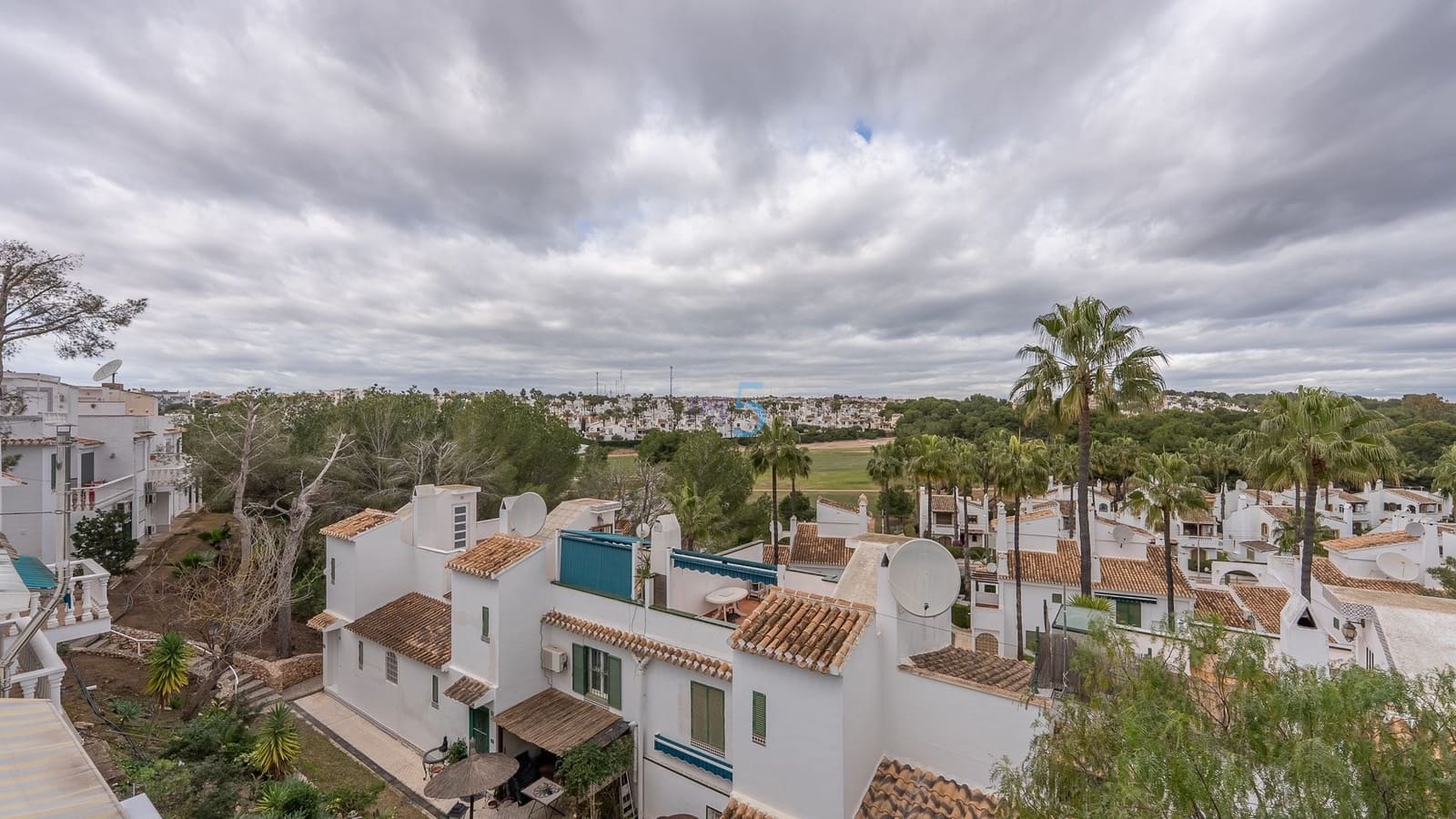 Casa de 2 habitaciones en Villamartin en venta con piscina - 205.000 € (Ref: 9077488)