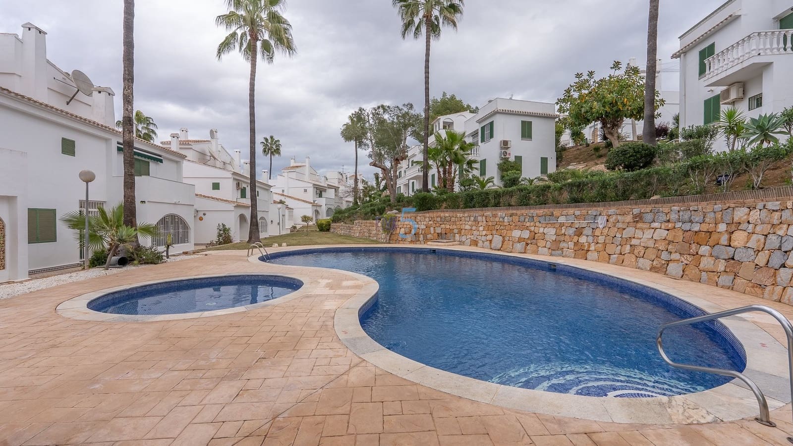 Casa de 2 habitaciones en Villamartin en venta con piscina - 205.000 € (Ref: 9077488)