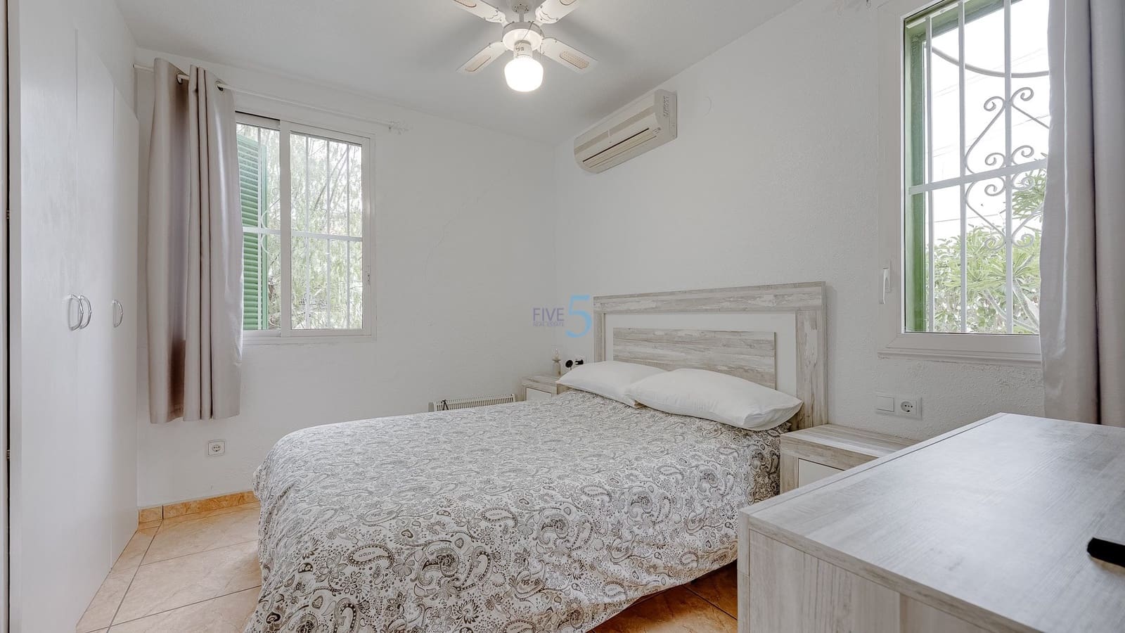 Casa de 2 habitaciones en Villamartin en venta con piscina - 205.000 € (Ref: 9077488)