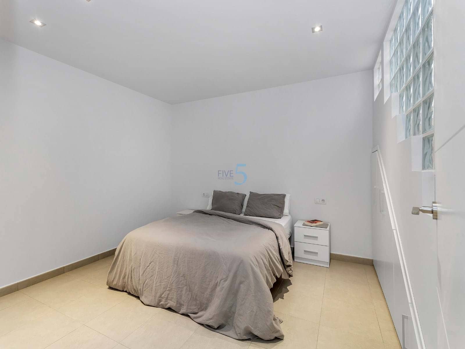 5 chambre Villa/Maison à vendre à Torrevieja avec piscine - 399 900 € (Ref: 9097621)