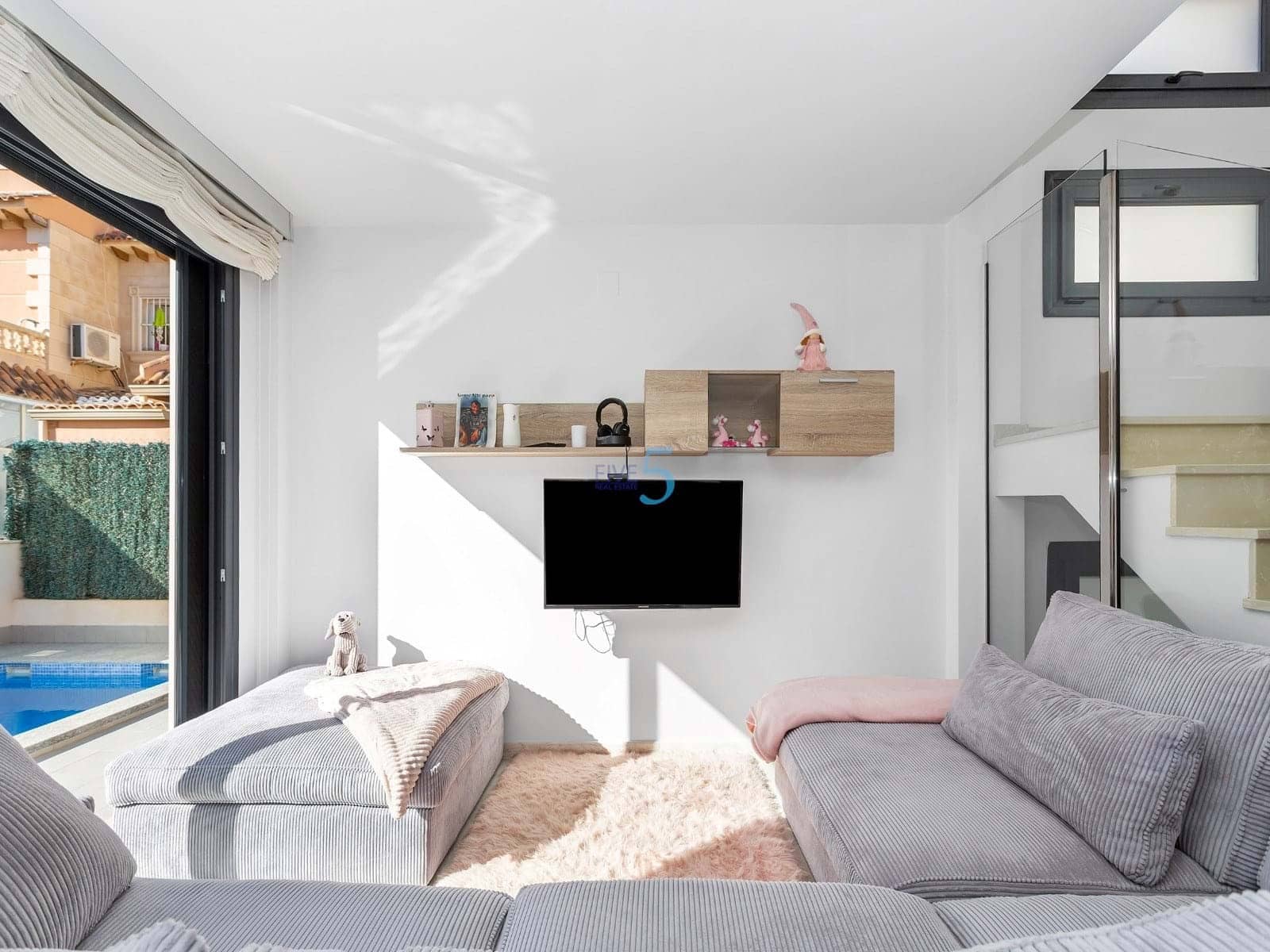 5 chambre Villa/Maison à vendre à Torrevieja avec piscine - 399 900 € (Ref: 9097621)