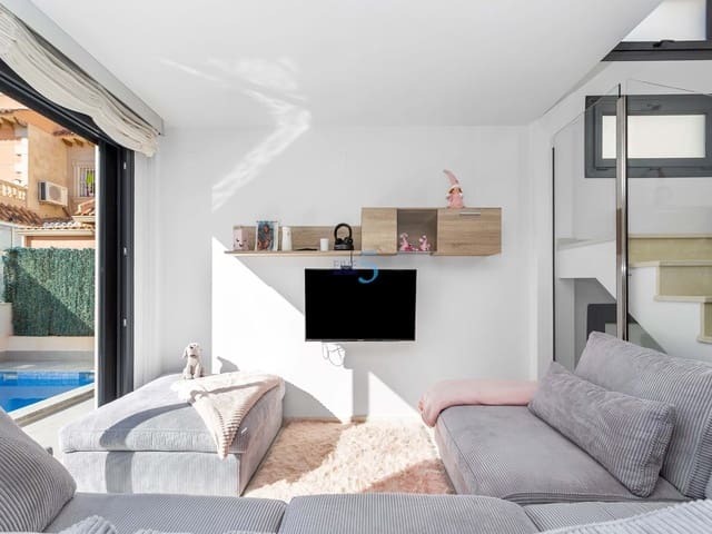 5 chambre Villa/Maison à vendre à Torrevieja avec piscine - 399 900 € (Ref: 9097621)