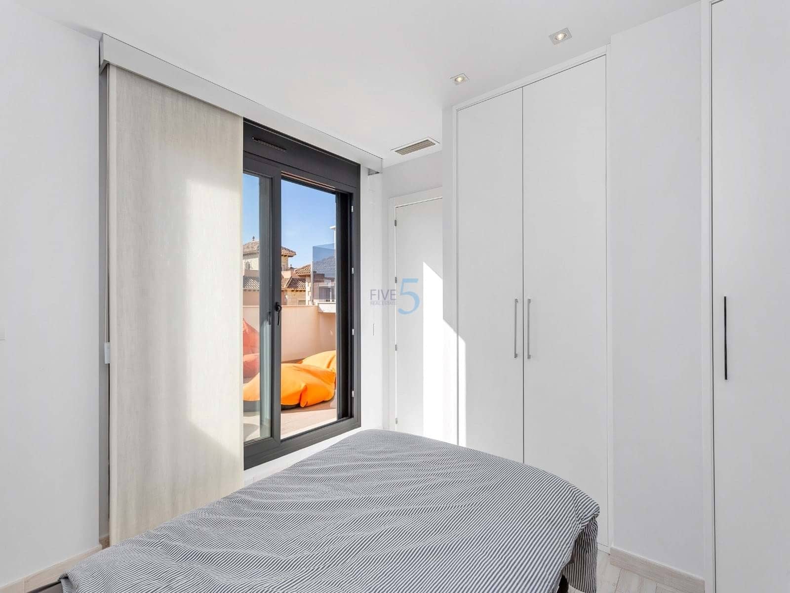 5 chambre Villa/Maison à vendre à Torrevieja avec piscine - 399 900 € (Ref: 9097621)