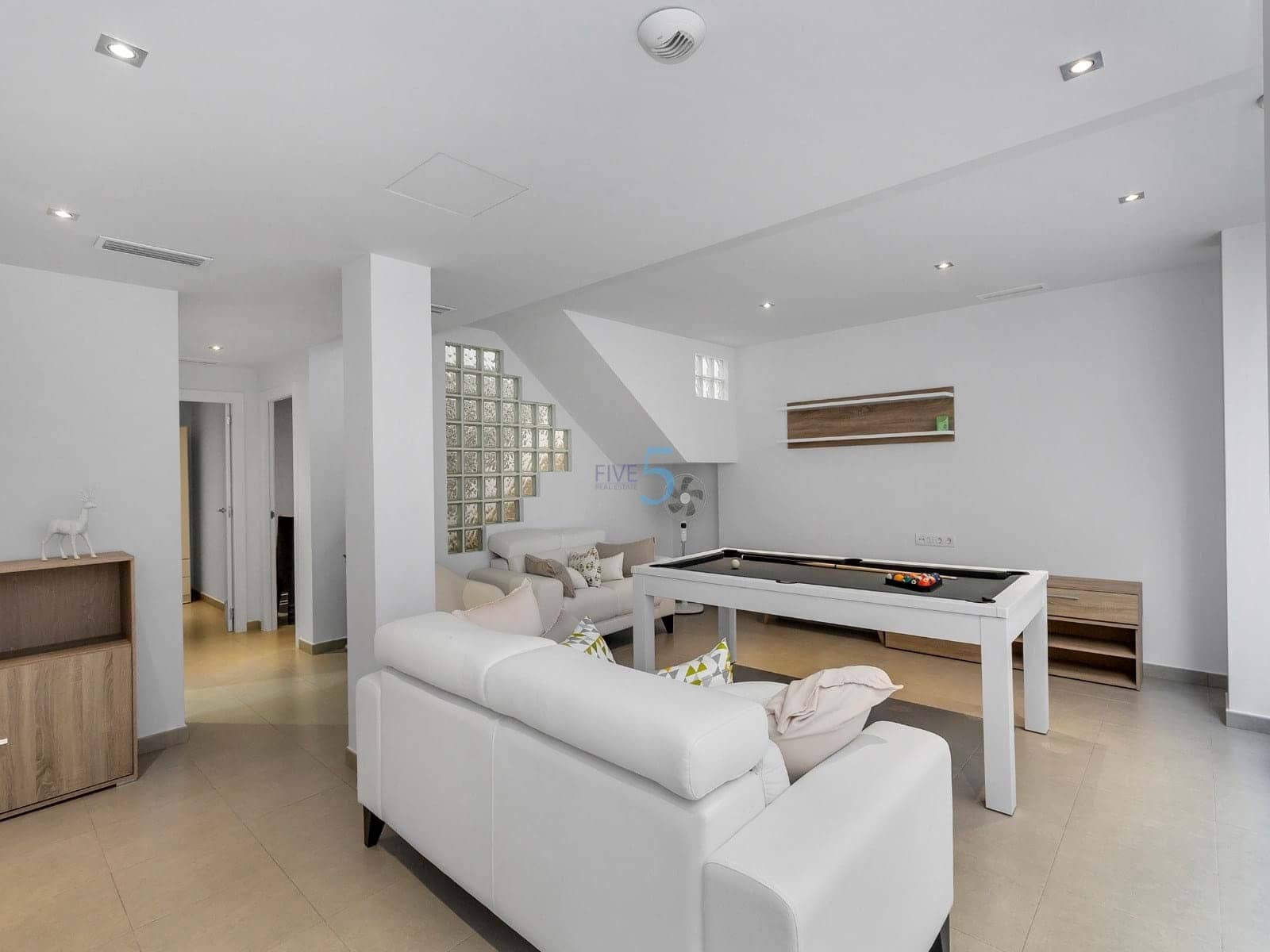 5 chambre Villa/Maison à vendre à Torrevieja avec piscine - 399 900 € (Ref: 9097621)