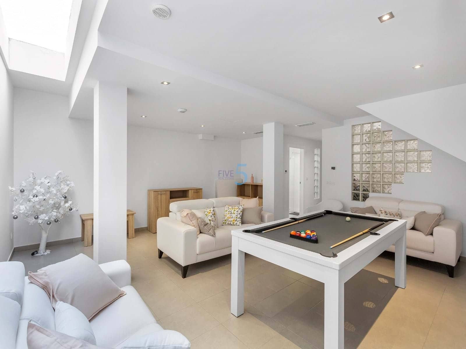 5 chambre Villa/Maison à vendre à Torrevieja avec piscine - 399 900 € (Ref: 9097621)