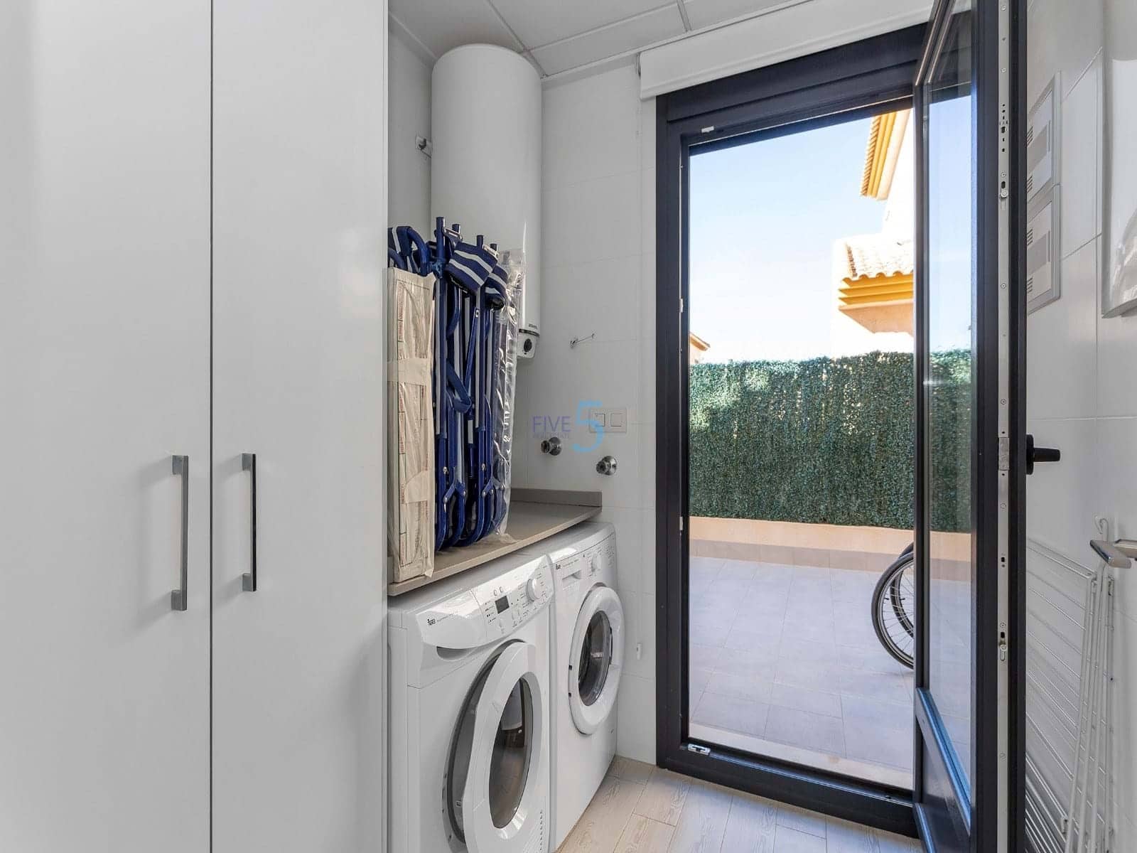 5 chambre Villa/Maison à vendre à Torrevieja avec piscine - 399 900 € (Ref: 9097621)