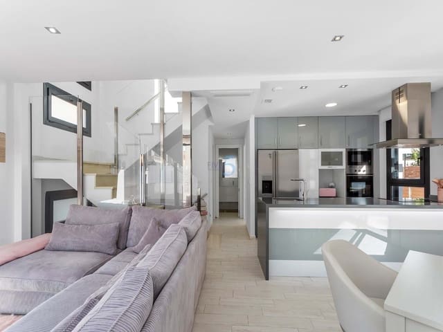 5 chambre Villa/Maison à vendre à Torrevieja avec piscine - 399 900 € (Ref: 9097621)