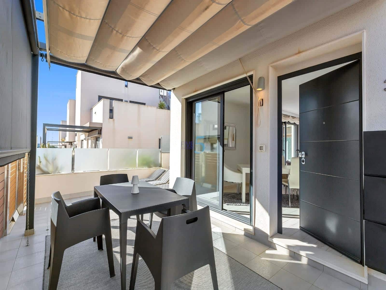 5 chambre Villa/Maison à vendre à Torrevieja avec piscine - 399 900 € (Ref: 9097621)