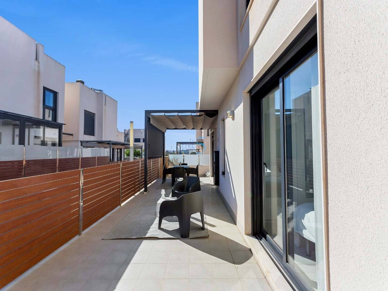 5 chambre Villa/Maison à vendre à Torrevieja avec piscine - 399 900 € (Ref: 9097621)