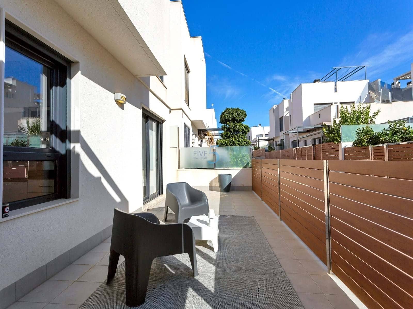 5 chambre Villa/Maison à vendre à Torrevieja avec piscine - 399 900 € (Ref: 9097621)