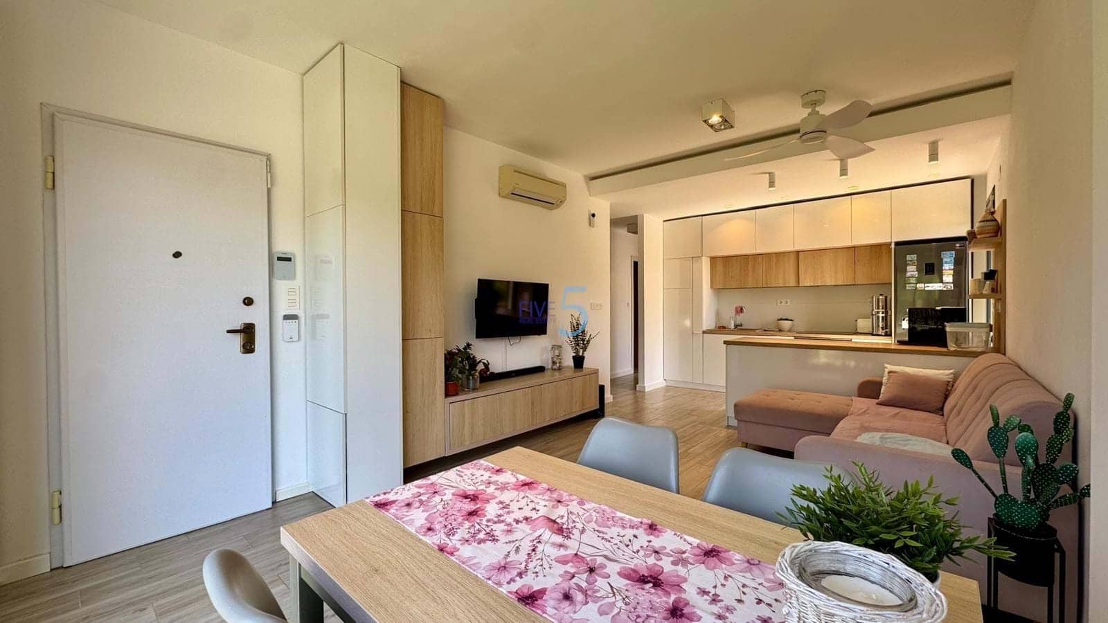 3 bedroom Villa for sale in La Zenia with pool - € 519,900 (Ref: 9100313)