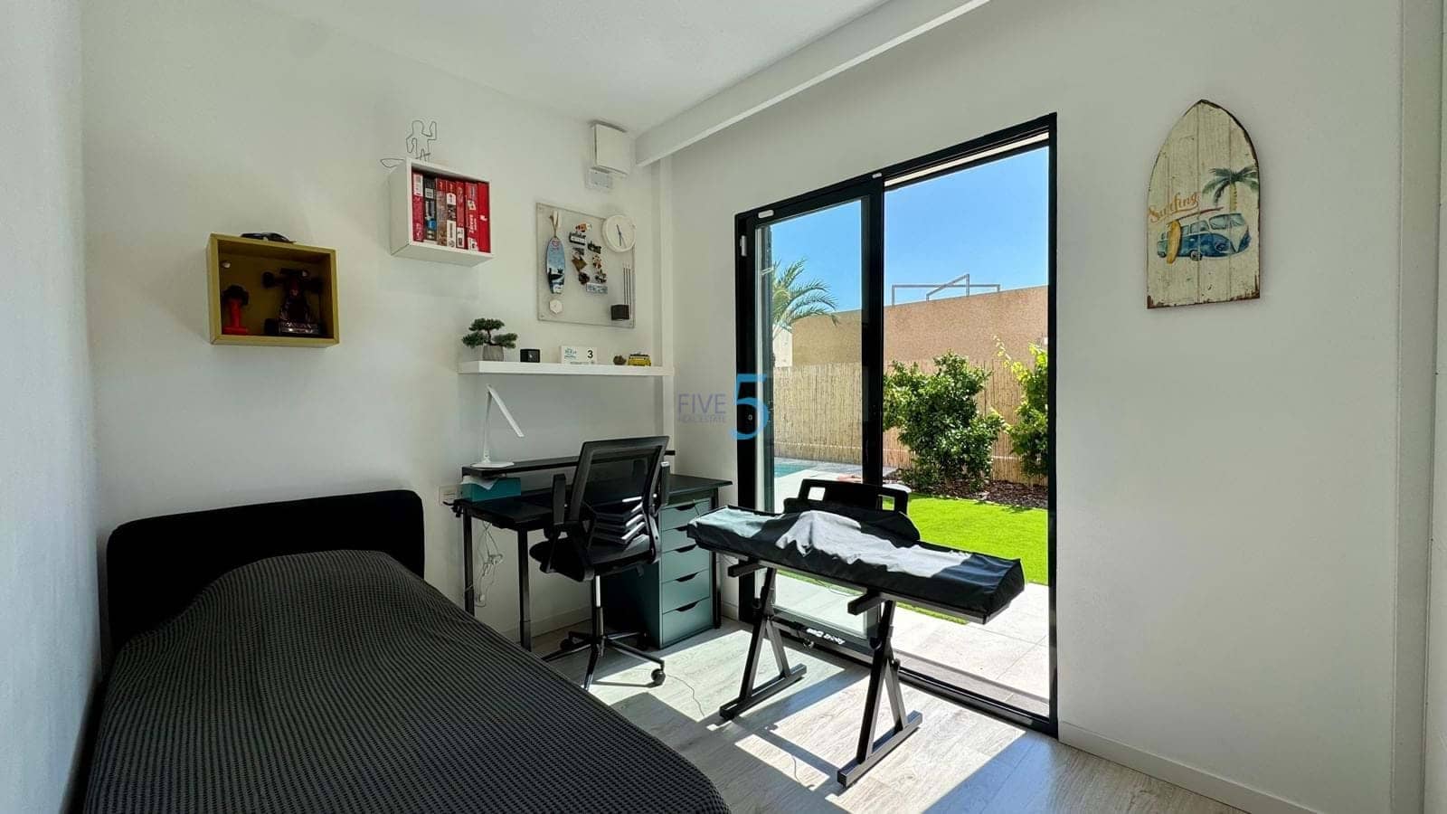 3 bedroom Villa for sale in La Zenia with pool - € 519,900 (Ref: 9100313)