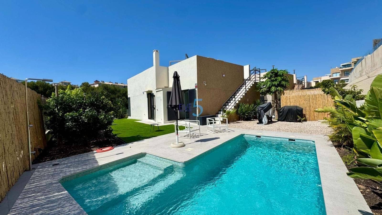 3 bedroom Villa for sale in La Zenia with pool - € 519,900 (Ref: 9100313)