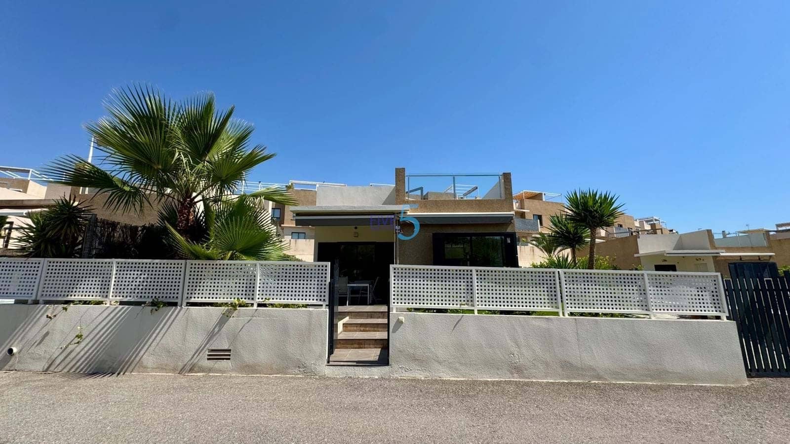 3 bedroom Villa for sale in La Zenia with pool - € 519,900 (Ref: 9100313)