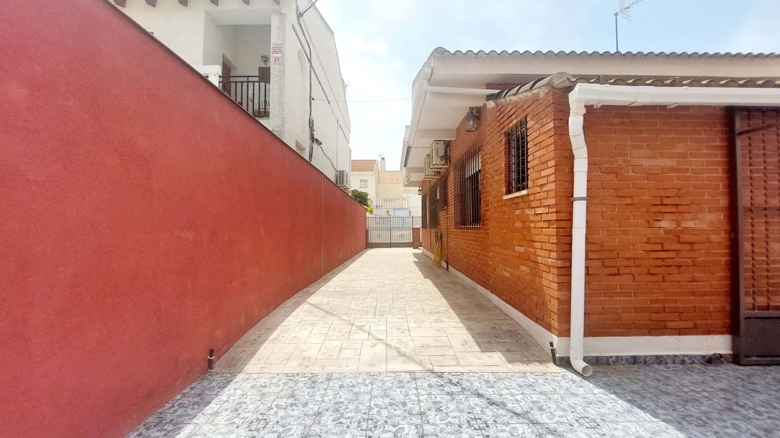 3 makuuhuone Huvila myytävänä paikassa Lo Pagan mukana 
autotalli - 235 000 € (Ref: 9101681)