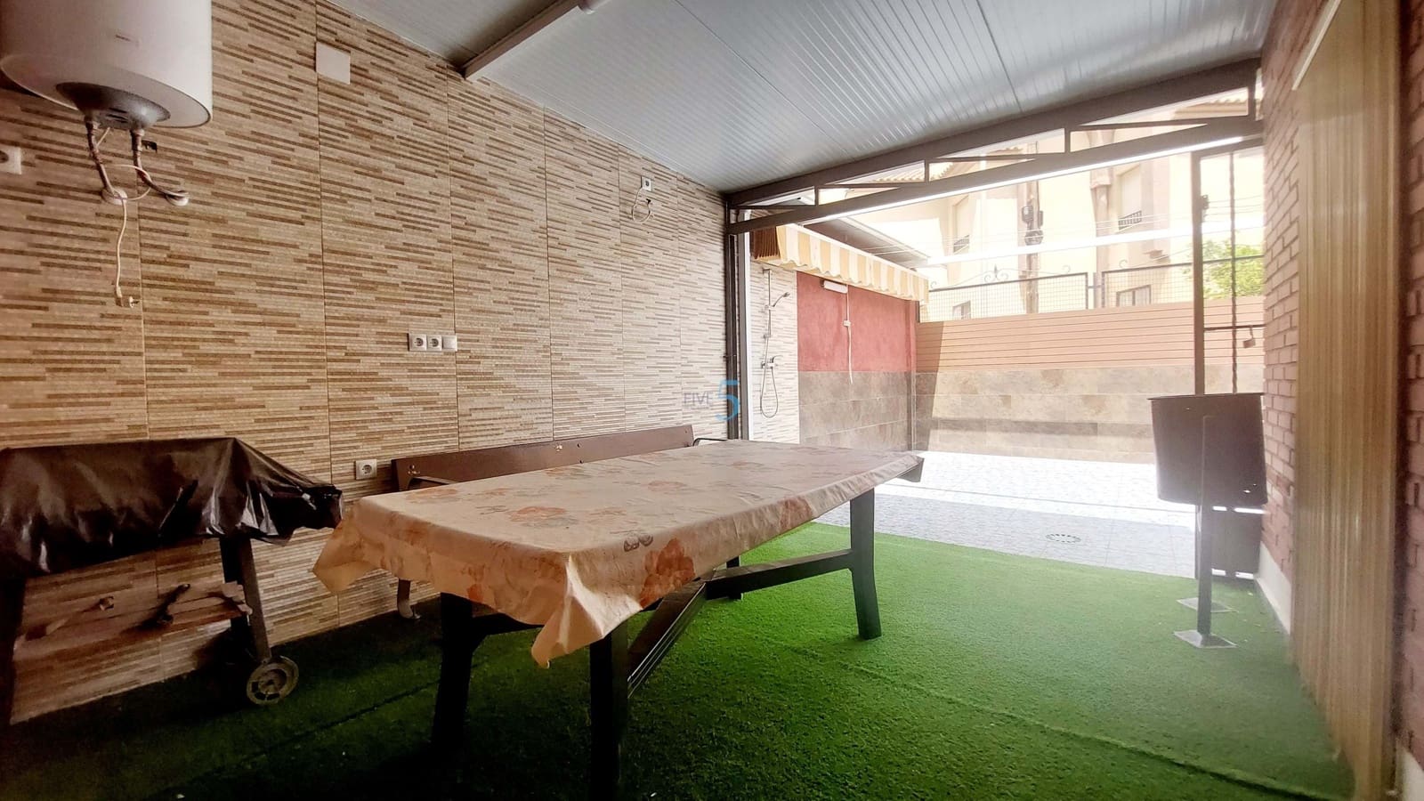 3 makuuhuone Huvila myytävänä paikassa Lo Pagan mukana 
autotalli - 235 000 € (Ref: 9101681)