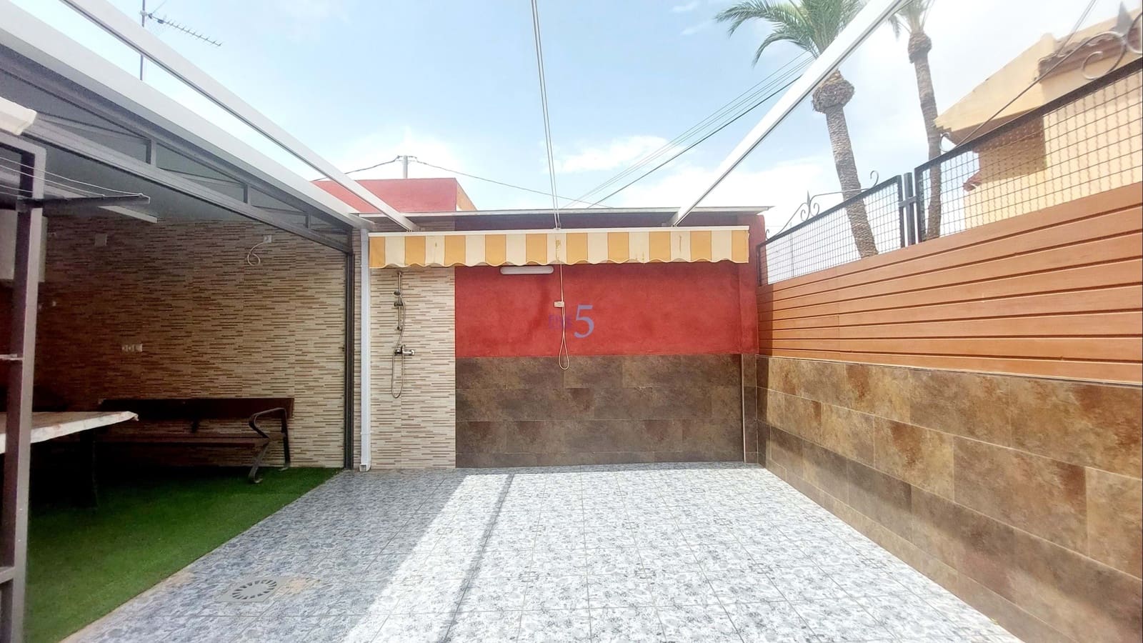 3 makuuhuone Huvila myytävänä paikassa Lo Pagan mukana 
autotalli - 235 000 € (Ref: 9101681)