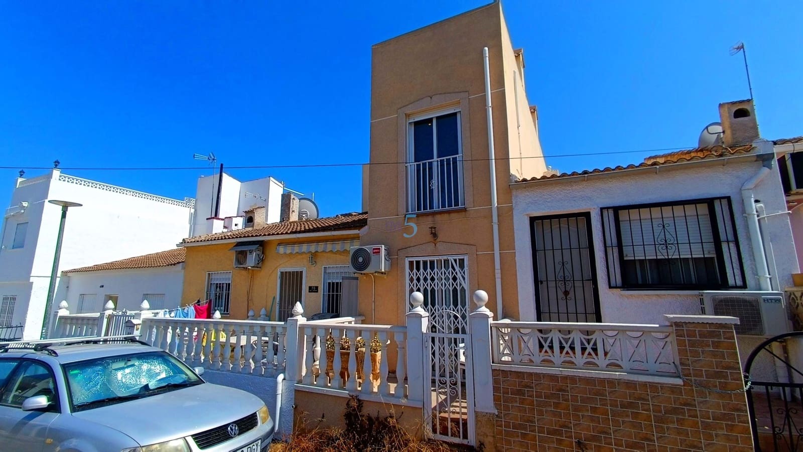 5 soverom Hus til salgs i San Fulgencio - € 135 000 (Ref: 9105032)