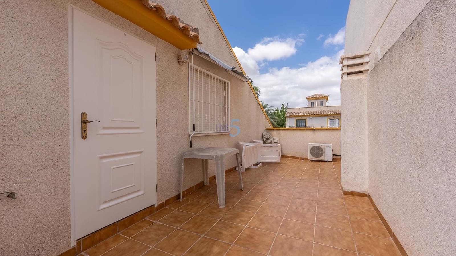 3 soverom Hus til salgs i Daya Nueva med svømmebasseng - € 170 000 (Ref: 9108341)