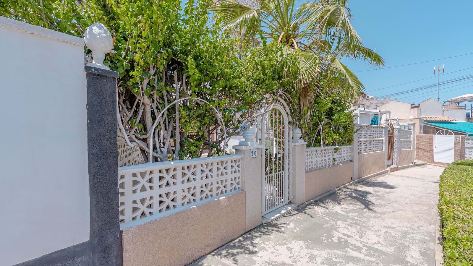 2 makuuhuone Bungalow myytävänä paikassa Los Balcones mukana uima-altaan - 124 900 € (Ref: 9109915)