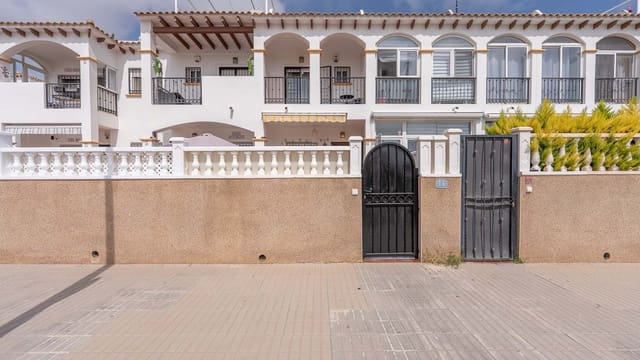 2 soveværelse Byhus til salg i Punta Prima, Orihuela med swimmingpool garage - € 179.000 (Ref: 9113136)
