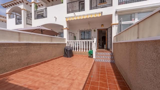 2 soveværelse Byhus til salg i Punta Prima, Orihuela med swimmingpool garage - € 179.000 (Ref: 9113136)