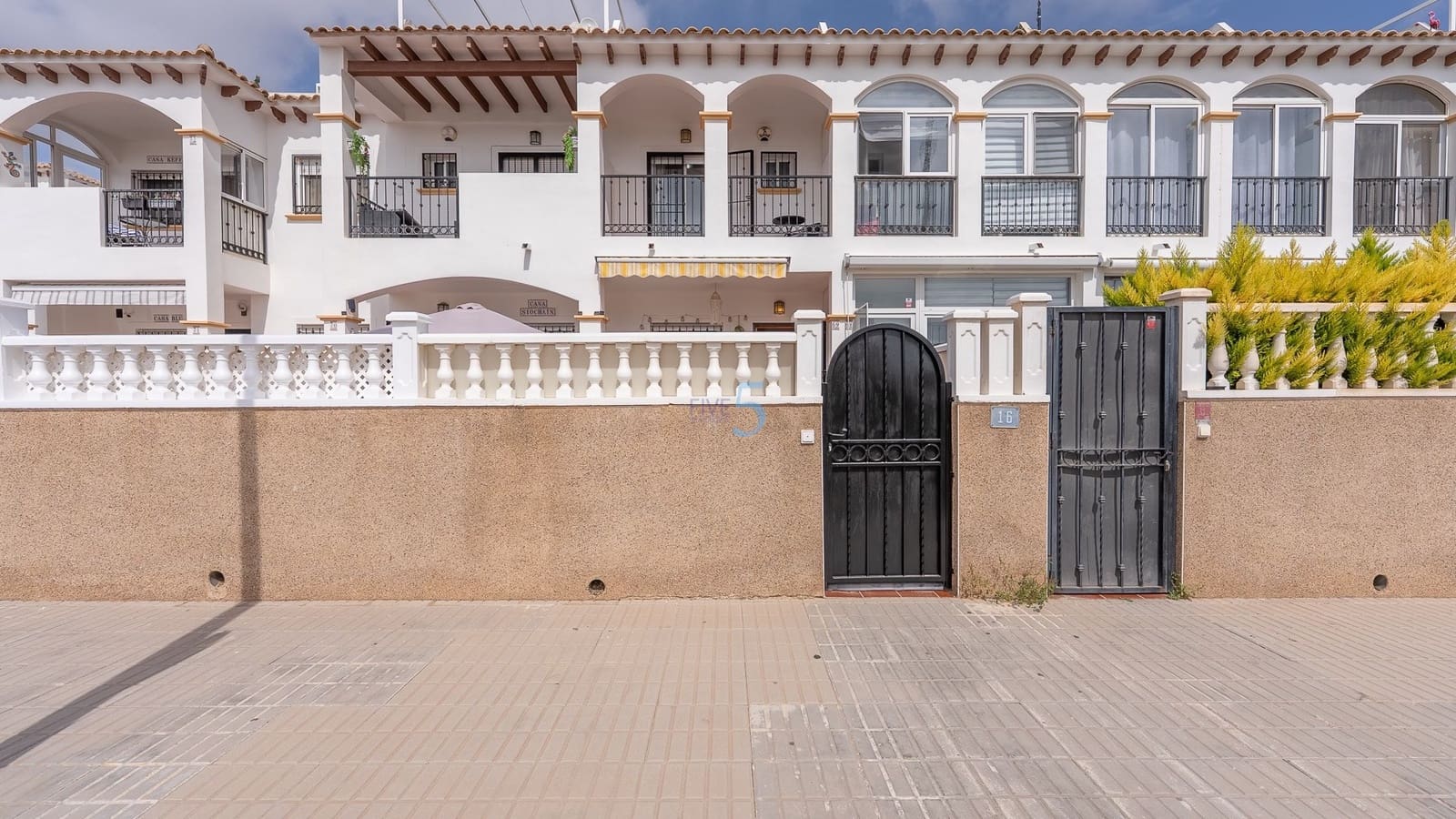 2 quarto Casa em Banda para venda em Orihuela Costa com piscina garagem - 174 500 € (Ref: 9113136)