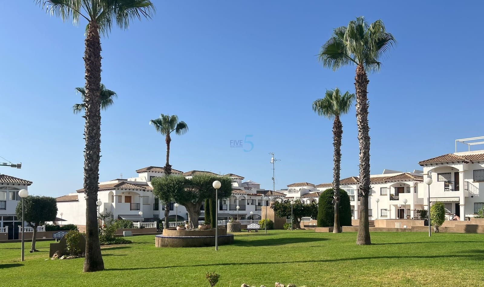 2 quarto Casa em Banda para venda em Orihuela Costa com piscina garagem - 174 500 € (Ref: 9113136)