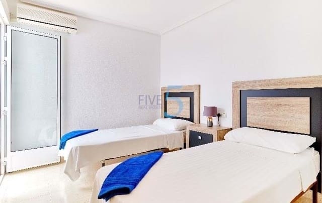 Apartamento de 3 habitaciones en Torrevieja en venta - 157.000 € (Ref: 9113399)