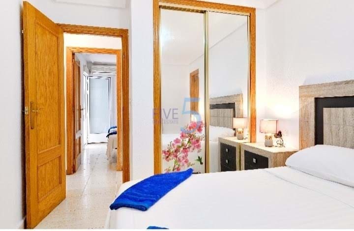 Apartamento de 3 habitaciones en Torrevieja en venta - 157.000 € (Ref: 9113399)