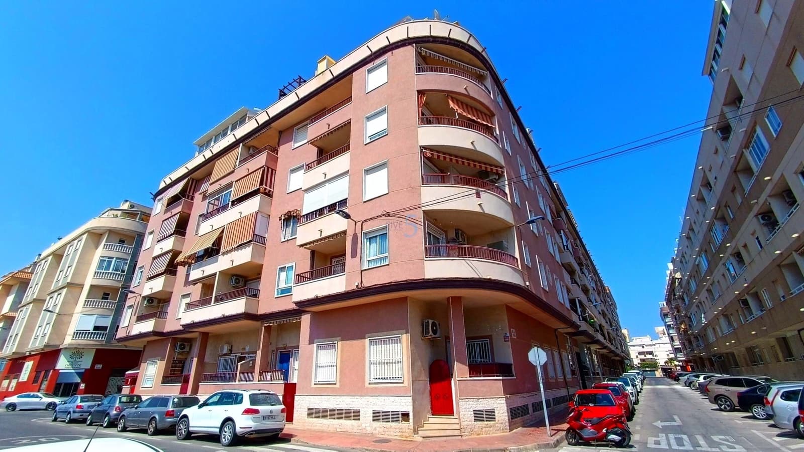 Apartamento de 3 habitaciones en Torrevieja en venta - 157.000 € (Ref: 9113399)