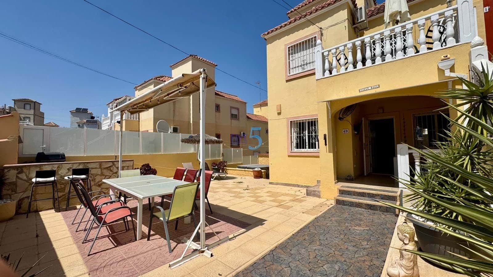 4 bedroom Apartment for sale in Villamartin with pool - € 189,995 (Ref: 9115210)