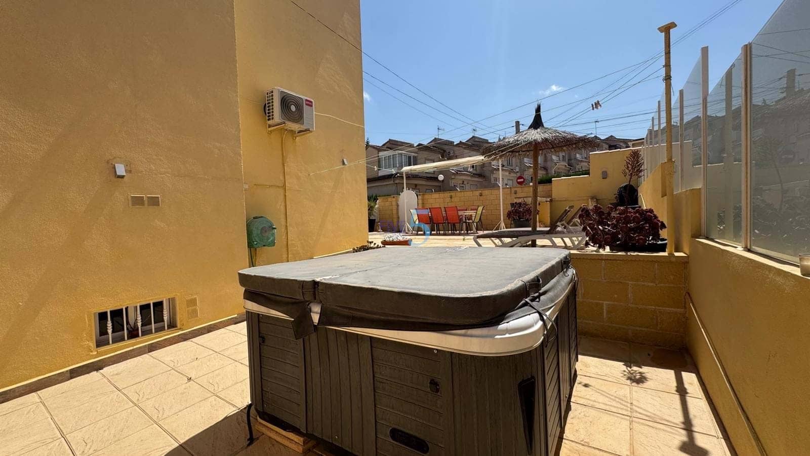 4 bedroom Apartment for sale in Villamartin with pool - € 189,995 (Ref: 9115210)