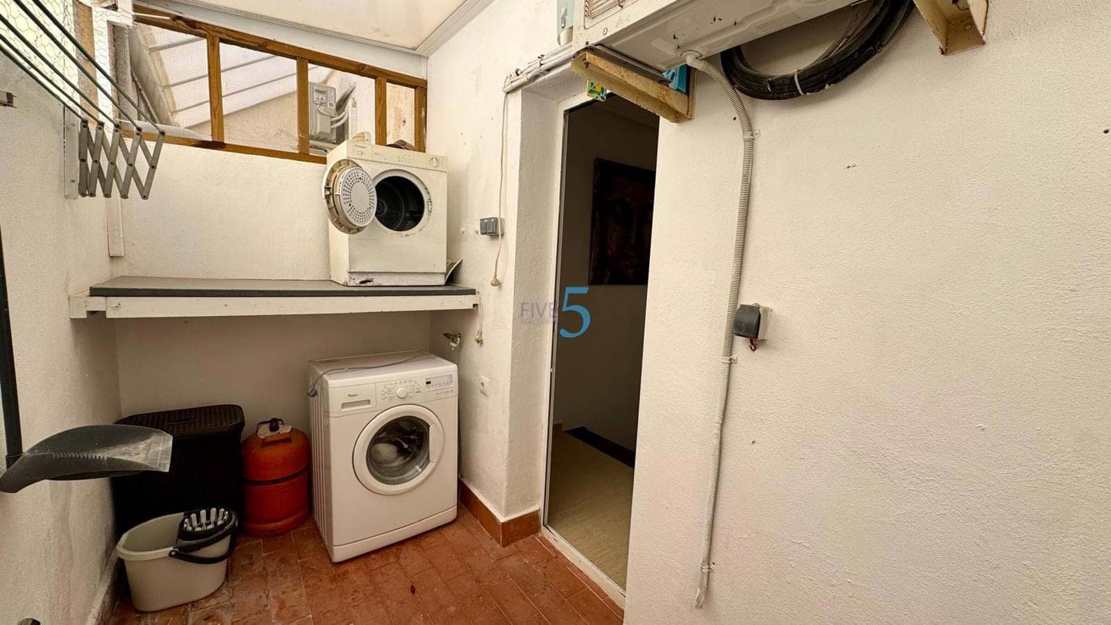 4 bedroom Apartment for sale in Villamartin with pool - € 189,995 (Ref: 9115210)