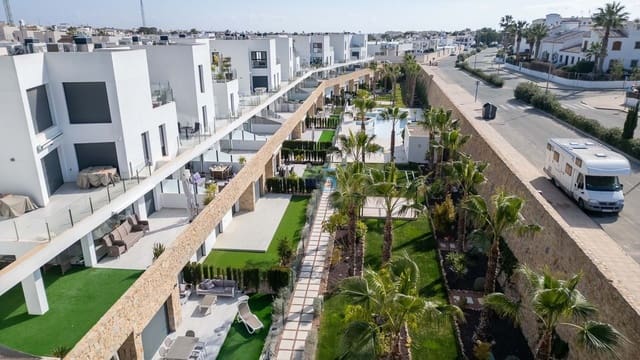 Apartamento de 3 habitaciones en Villamartin, Orihuela en venta con piscina garaje - 289.000 € (Ref: 9116539)