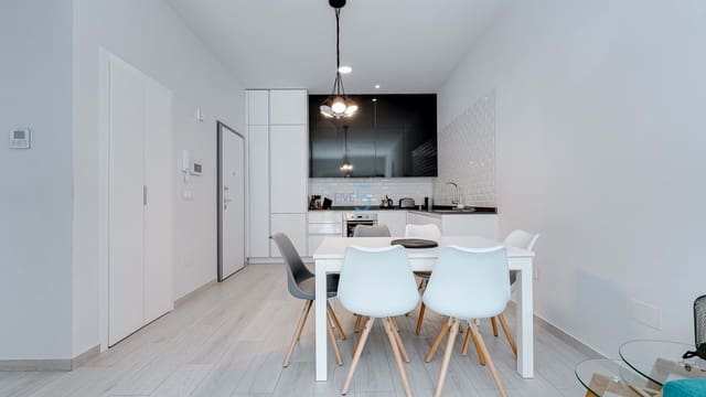 Apartamento de 3 habitaciones en Villamartin, Orihuela en venta con piscina garaje - 289.000 € (Ref: 9116539)