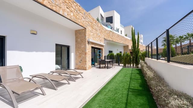 Apartamento de 3 habitaciones en Villamartin, Orihuela en venta con piscina garaje - 289.000 € (Ref: 9116539)