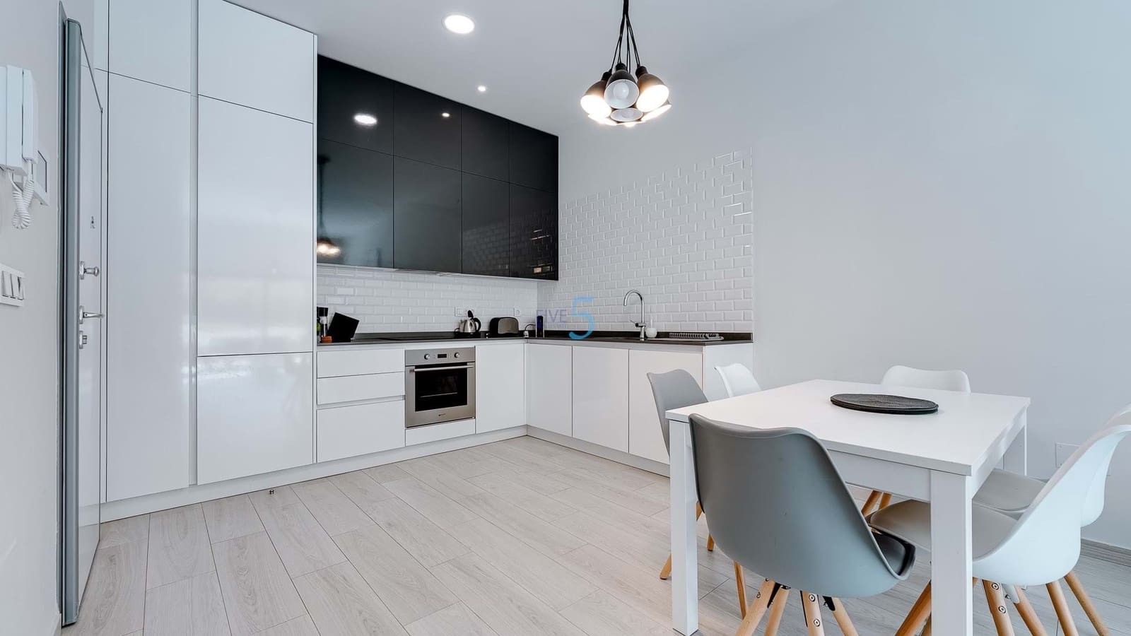 3 bedroom Apartment for sale in Villamartin with pool garage - € 289,000 (Ref: 9116539)