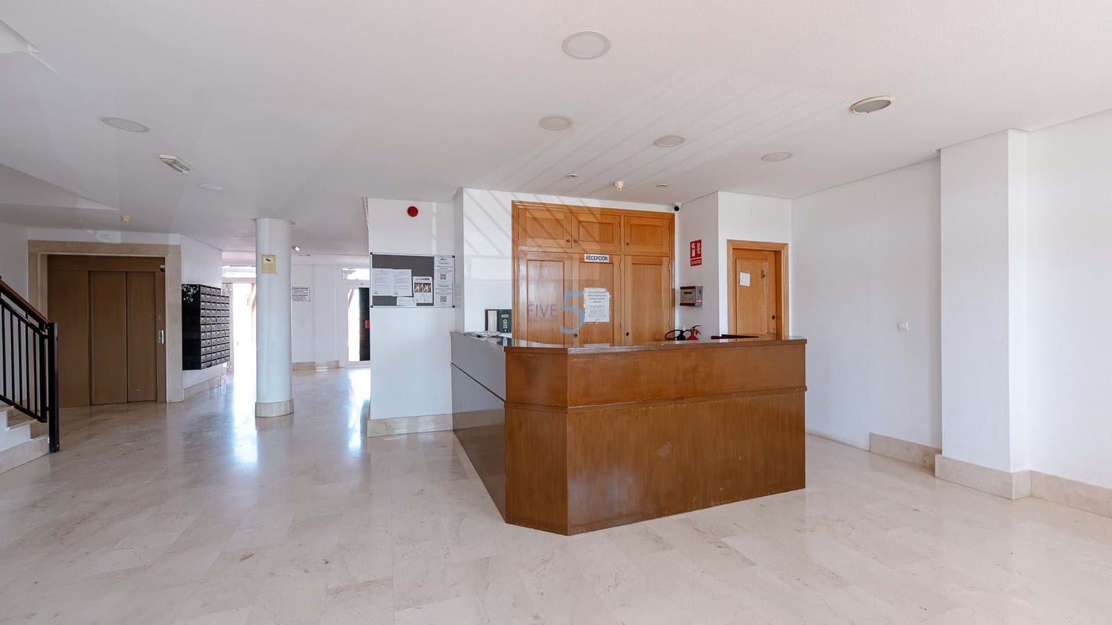 Apartamento de 2 habitaciones en San Pedro del Pinatar en venta con piscina garaje - 119.999 € (Ref: 9124241)