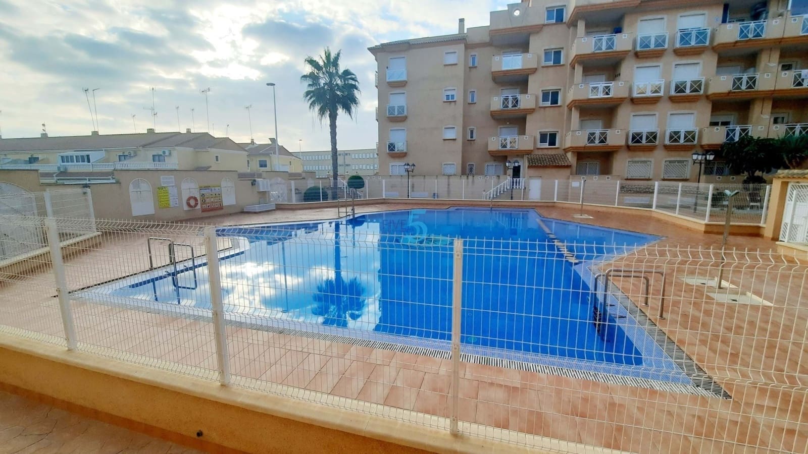 Apartamento de 2 habitaciones en San Pedro del Pinatar en venta con piscina garaje - 119.999 € (Ref: 9124241)