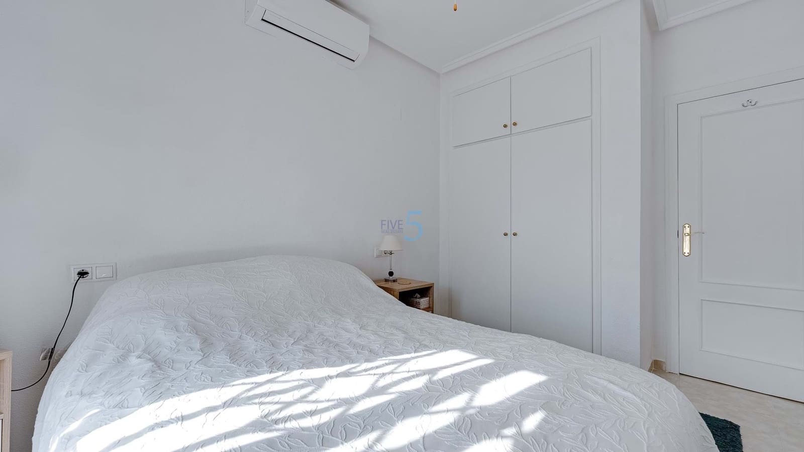 3 quarto Moradia para venda em Villamartin com piscina garagem - 239 000 € (Ref: 9127449)