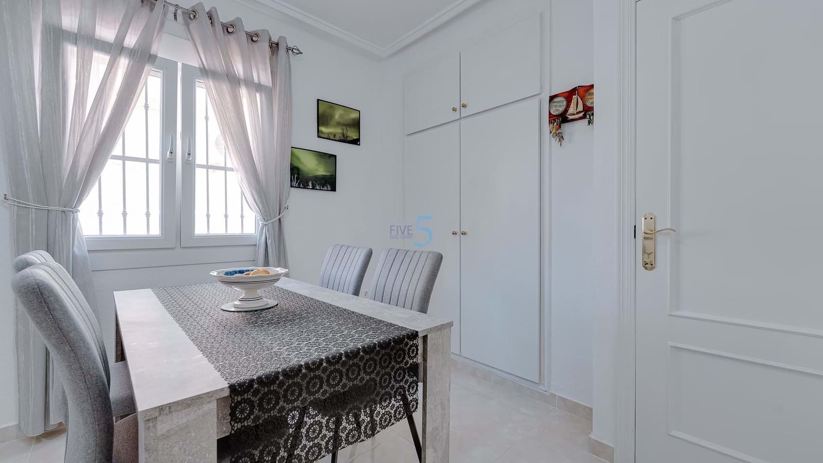 3 quarto Moradia para venda em Villamartin com piscina garagem - 239 000 € (Ref: 9127449)