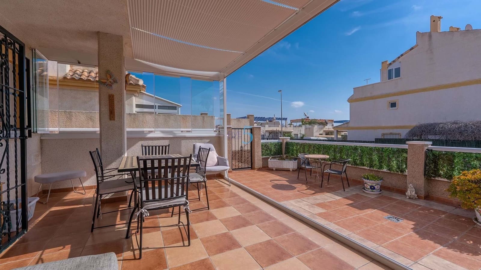 3 quarto Moradia para venda em Villamartin com piscina garagem - 239 000 € (Ref: 9127449)