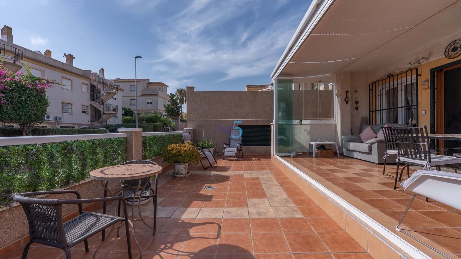 3 quarto Moradia para venda em Villamartin com piscina garagem - 239 000 € (Ref: 9127449)